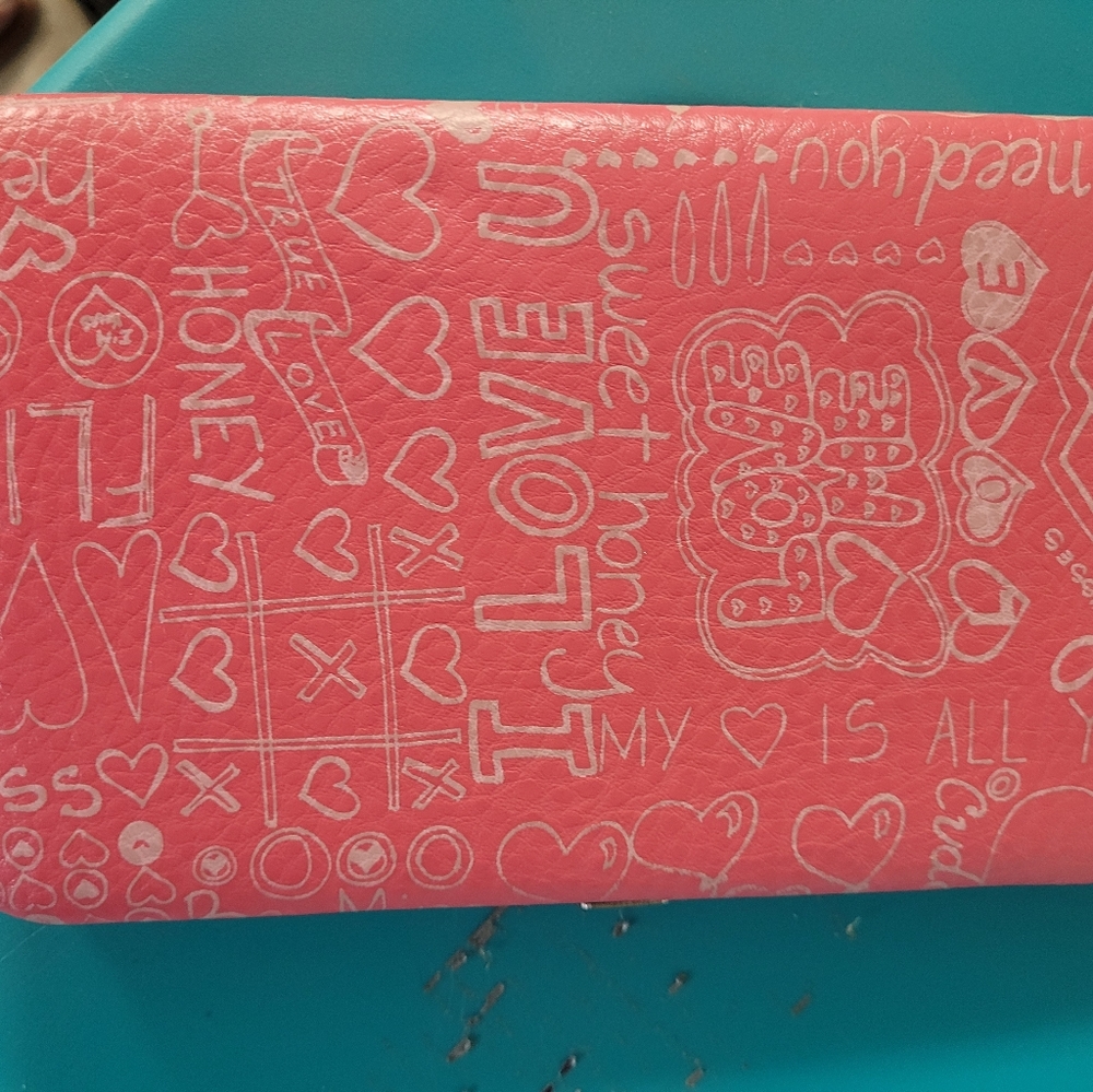 Maurices Wallet